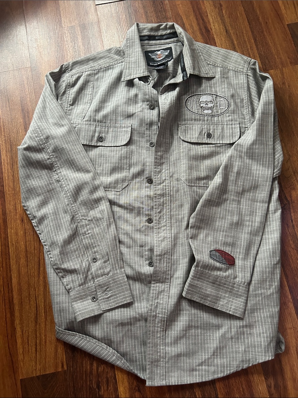 Harley Davidson Men’s Gray Striped Button-Up Shirt with Skull Patch